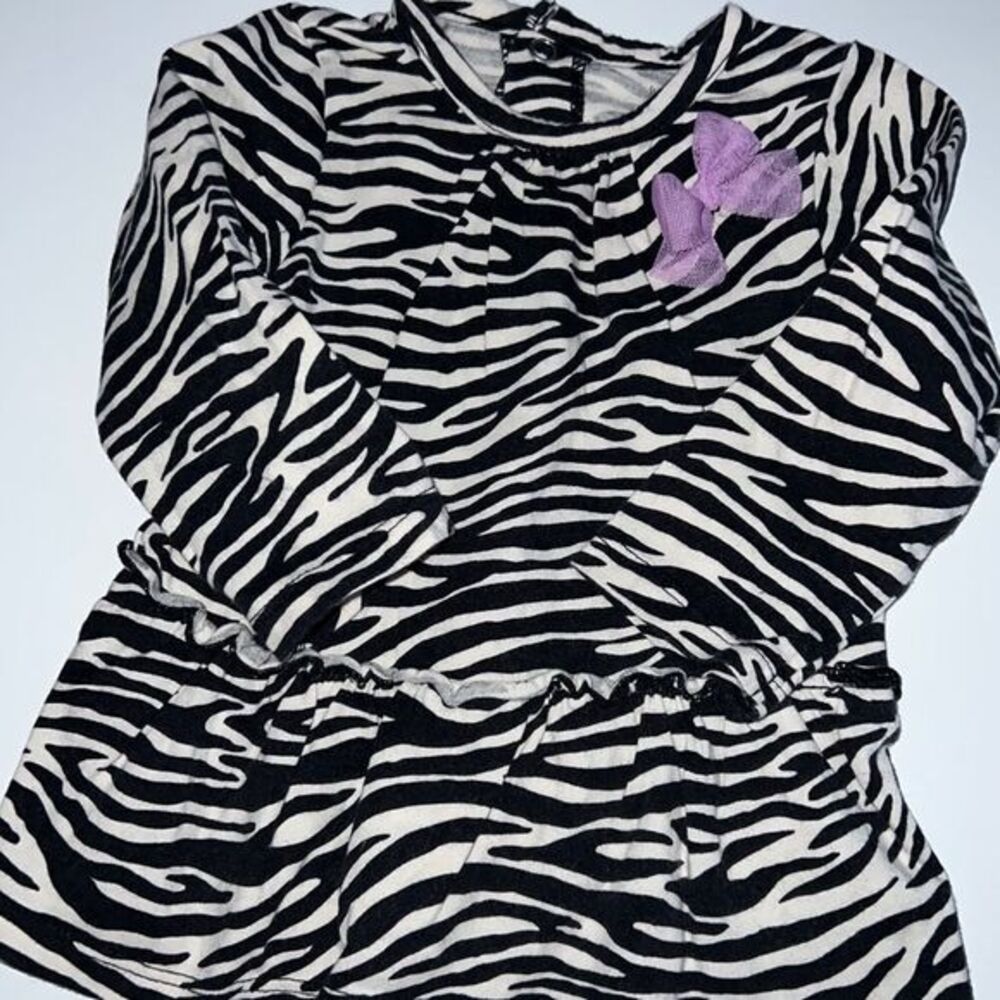 🛍🛍Cute little Girls Long Sleeved Top size 9 months